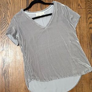Cloth & Stone Light Gray V-Neck Velvet Short Sleeve Top